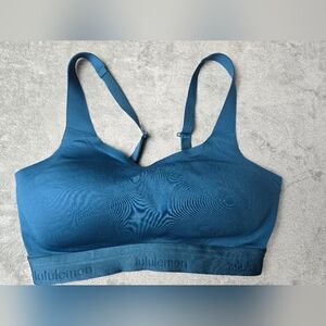 LululemonTeal Sports Bra 32DD Padded Wireless Sports Adjustable Straps